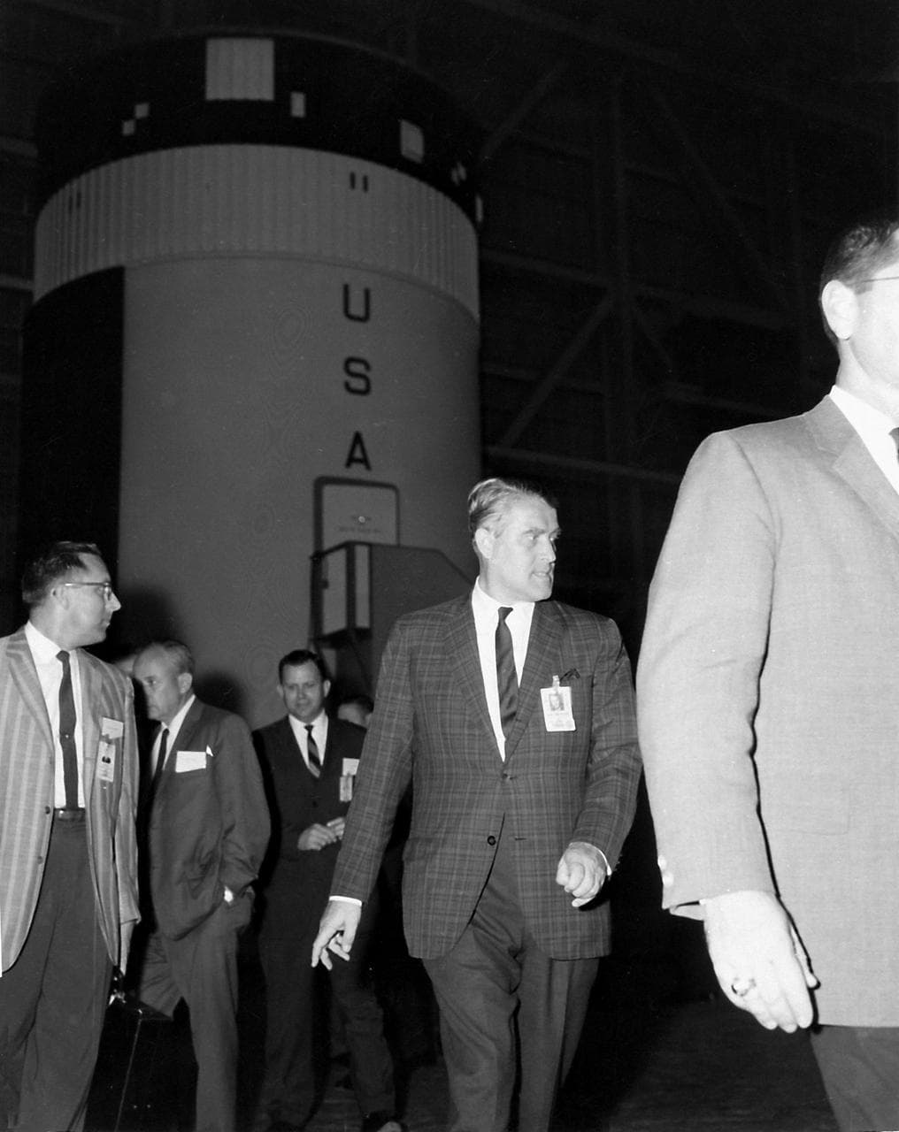 Wernher von Braun inspecting a Skylab mockup in 1967